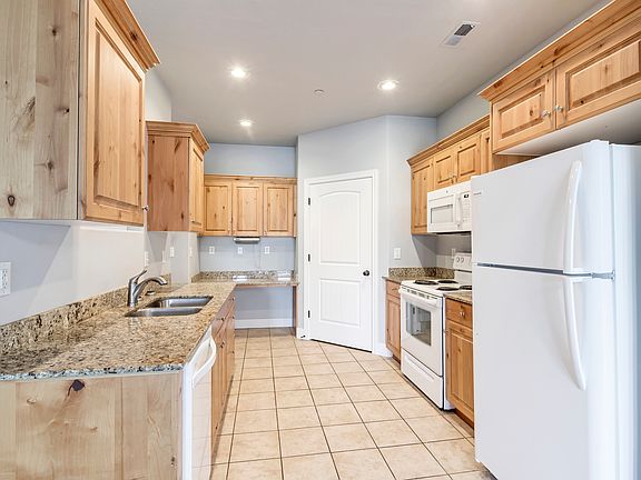 114 S Willow Circle Loop Unit C Lehi-6_05042021