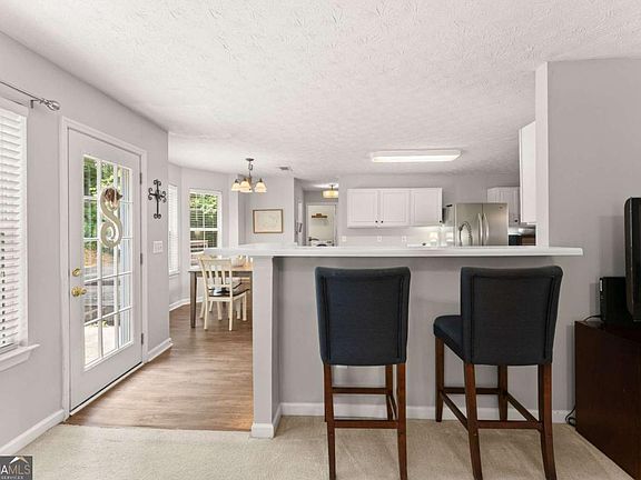 5th image of 2665 Meridian Dr
