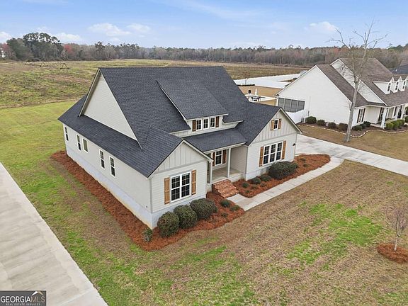 4th image of 37 Willow Creek Dr