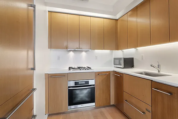 Rented by Coldwell Banker Warburg | media 17