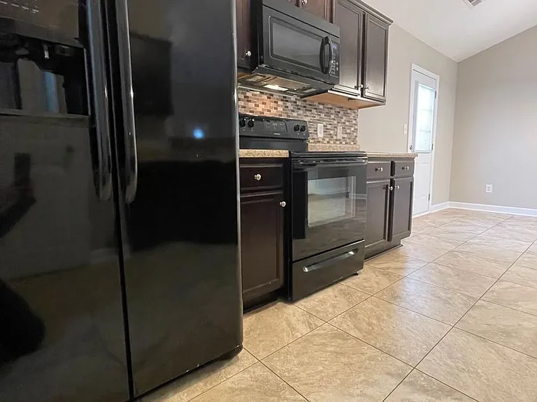 308 Sinclair Ln — Photo 10