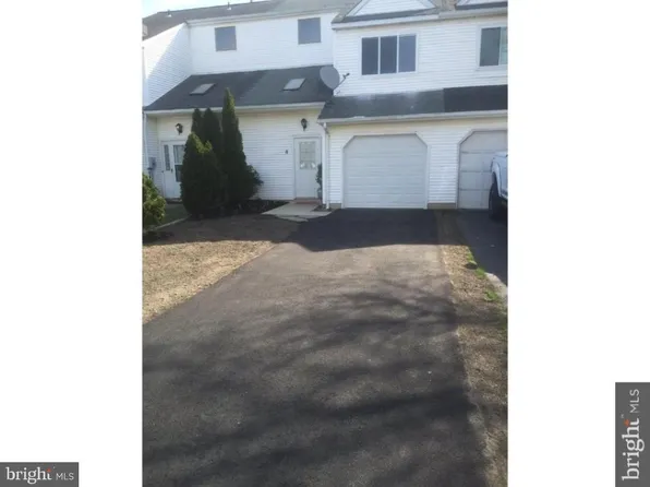 8 Carob Ct, Lumberton, NJ 08048