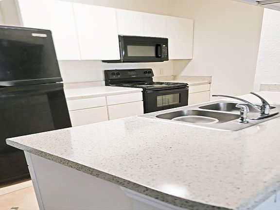 5th image of 16417 Enclave Village Dr