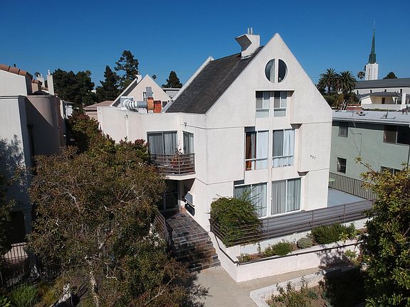 2nd image of 937 10th St #8