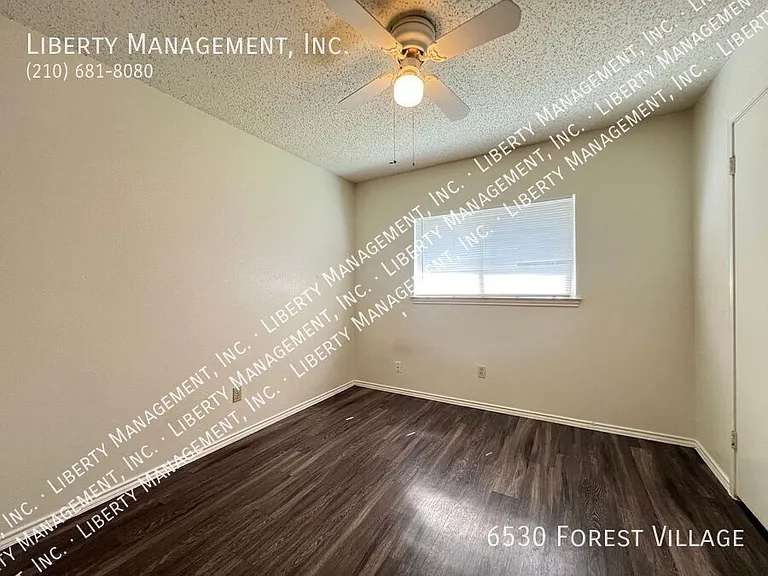 6530 Forest Vlg — Photo 16