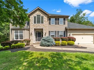 36120 Spicebush Ln, Solon, OH 44139