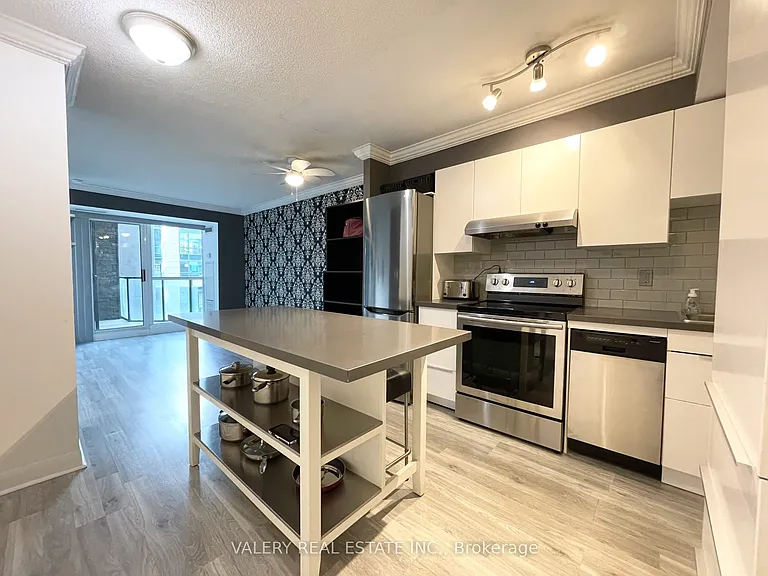 600 Fleet St #811 — Photo 1