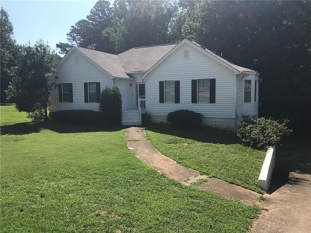 3 bed, 2.0 bath, 1551 sqft, $1,845 — Photo 2