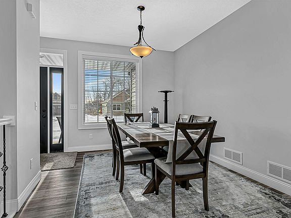 5th image of 3637 Fairmeadow Rd S