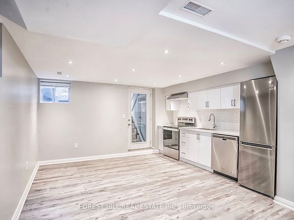 5th image of 34 Kenneth Ave #Basement