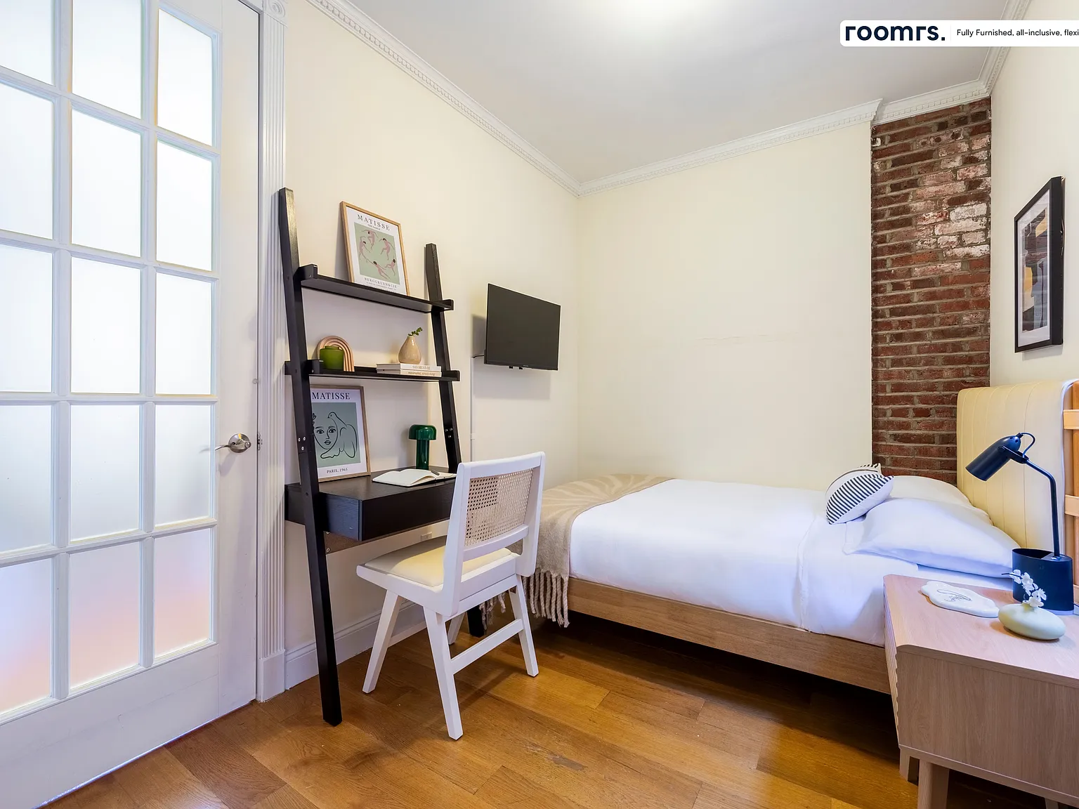 3 bed, 519 sqft, $2,416 — Photo 4