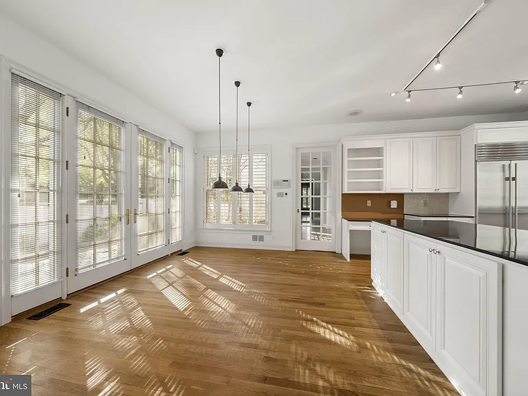 841 Mount Moro Rd — Photo 20
