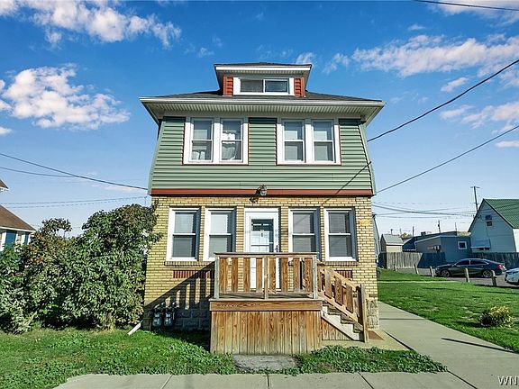 3rd image of 3690 4th St