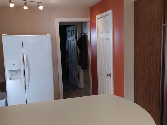 4th image of 72 Auburn Ave