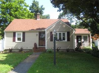 17 Tuxedo Rd, Worcester, MA 01606