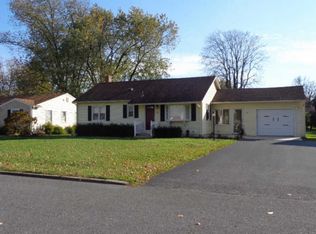 14 Greystone Rd, Carlisle, PA 17013