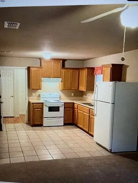 2 bed, 974 sqft, $1,475 — Photo 2