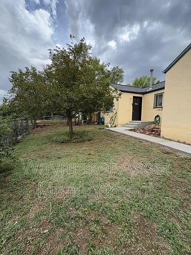 1230 N Chestnut St Photo 1