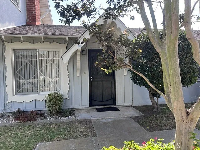 668 Center St