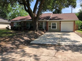 5850 Thrush Dr, Houston, TX 77033