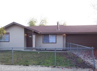 425 W National Ave, Tulare, CA 93274