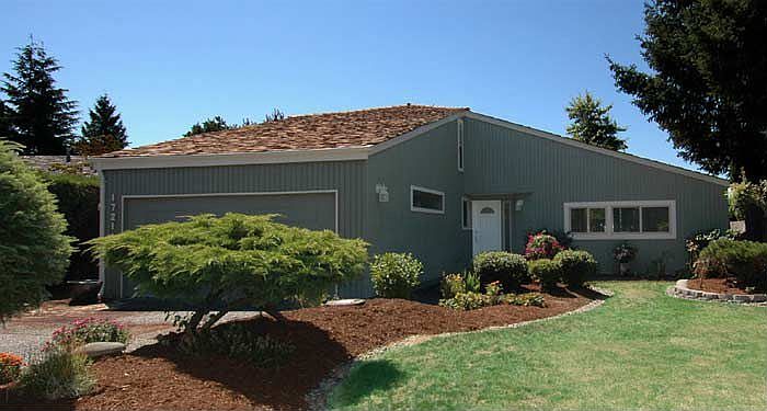 Newly updated home in Fairwood Greens