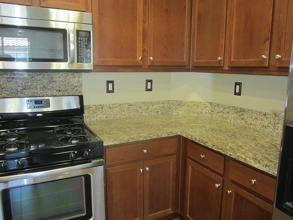 1st image of 27940 Avalon Dr