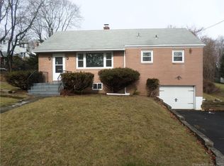 86 London Dr, Hamden, CT 06517