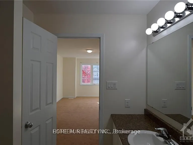 567 Ashbourne Cres — Photo 15