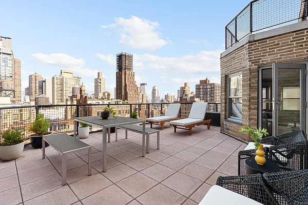 Sold by Compass | media 15