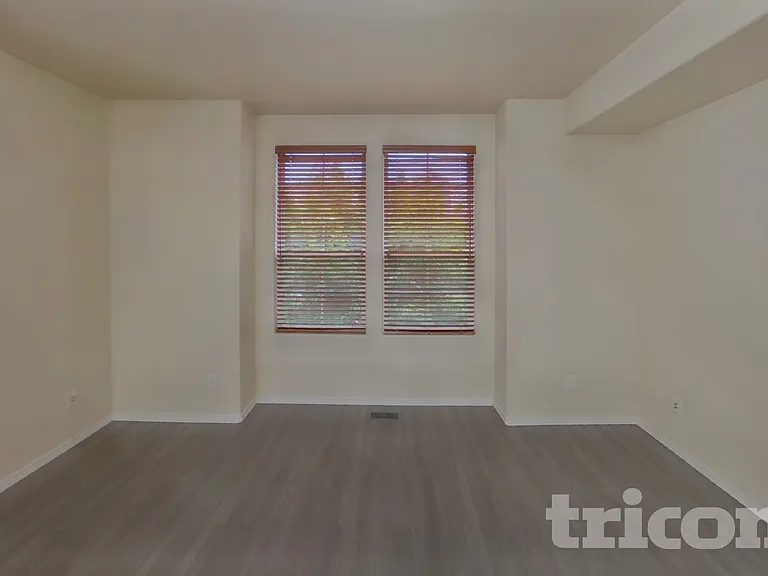 7147 Silverwind Cir — Photo 3