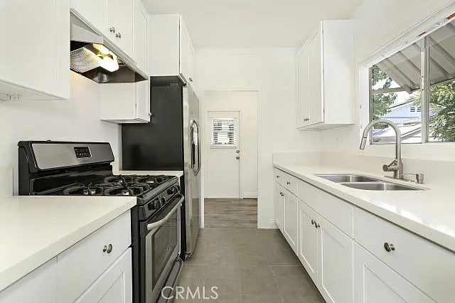 409 W Harvard St — Photo 11