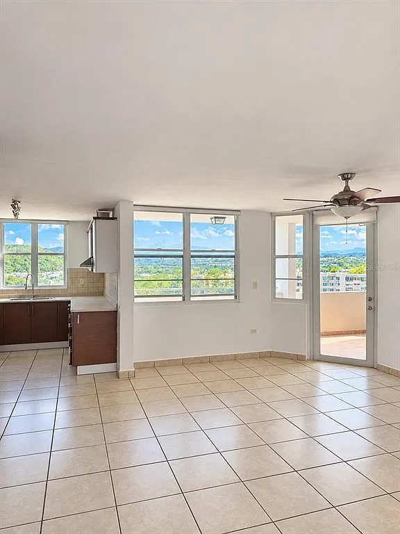 3 bed, 2.0 bath, 1370 sqft, $2,000 — Photo 3