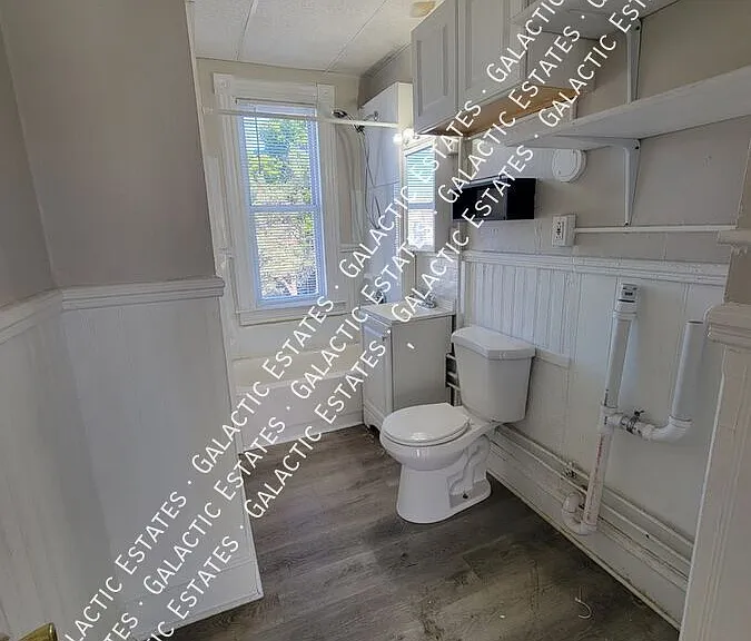 387 Belmont St #2 — Photo 4
