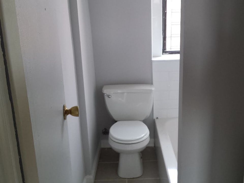 2nd image of 2391 Davidson Ave Bsmt 3