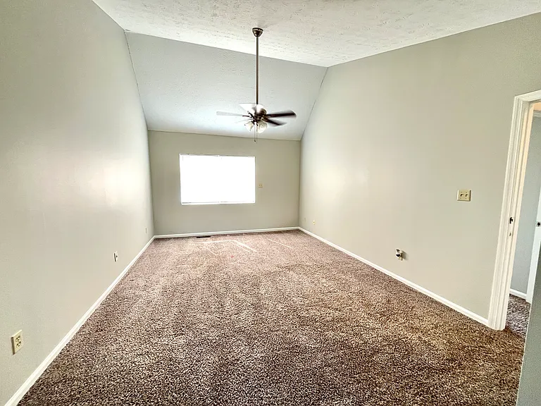 3660 Walden Dr — Photo 16