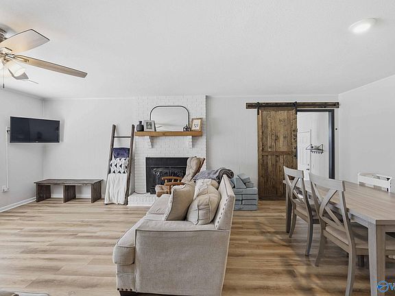 4th image of 1002 Rose Rd