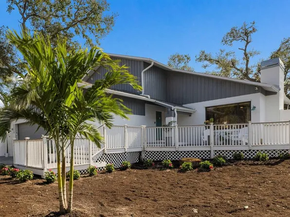 1211 N View Dr, Sarasota, FL 34242