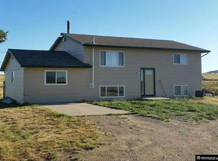 14 N Monkey Rd, Glenrock, WY 82637