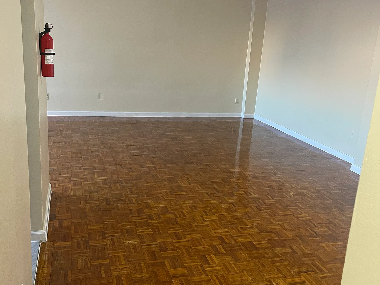 1 bed, 800 sqft, $2,300 — Photo 2