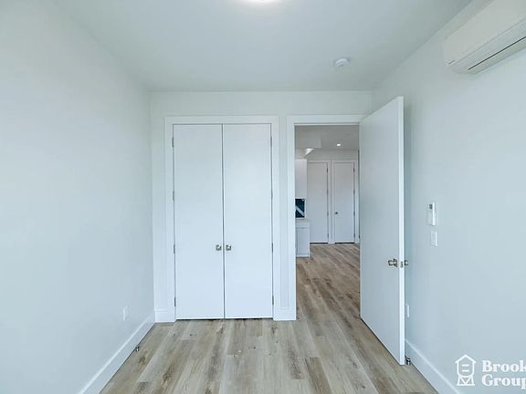 4th image of 1298 New York Ave #2B