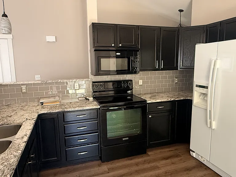 1210 Creekwood Ct — Photo 7