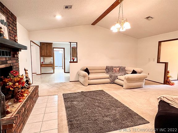 5th image of 341 SE 17th St E