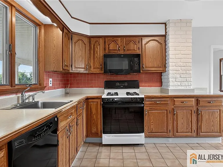 226 Gravel Hill Rd — Photo 15