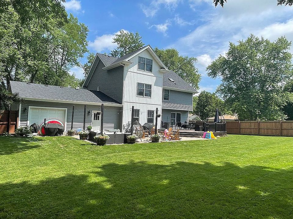 2nd image of 609 S Pine St