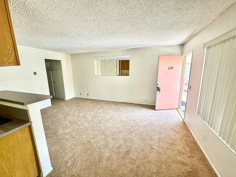 609 Kirk Ave — Photo 7