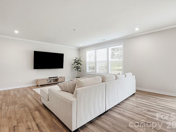 5th image of 5132 Glenwalk Dr