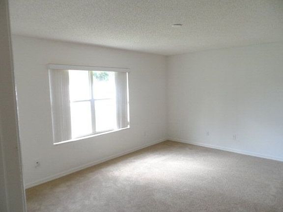 5th image of 26 Brockton Ln