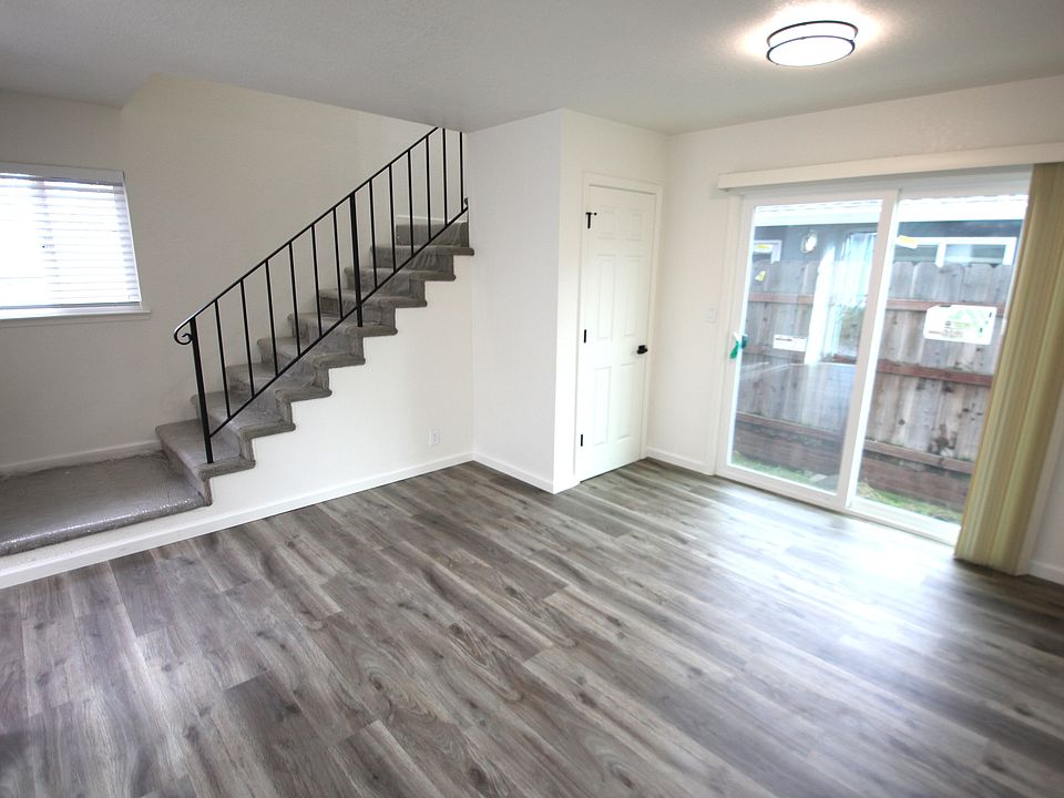 1st image of 8 Holcomb Ct #6-B