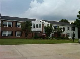 26183 Raintree Blvd APT C13, Olmsted Falls, OH 44138